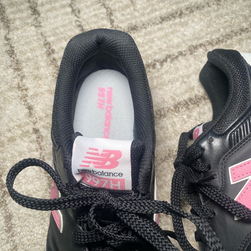 New Balance 997H sneakers in a women’s size 9 US (EU 40.5, UK 7). - Picture 10 of 16